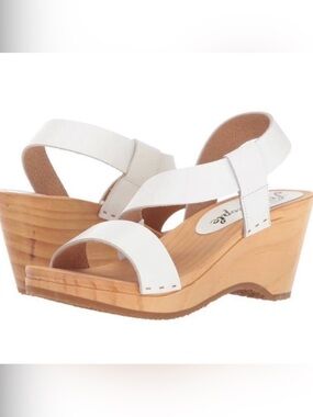 Free People Dune White Leather Strappy Wooden Wedge Beach
Clog Sandals